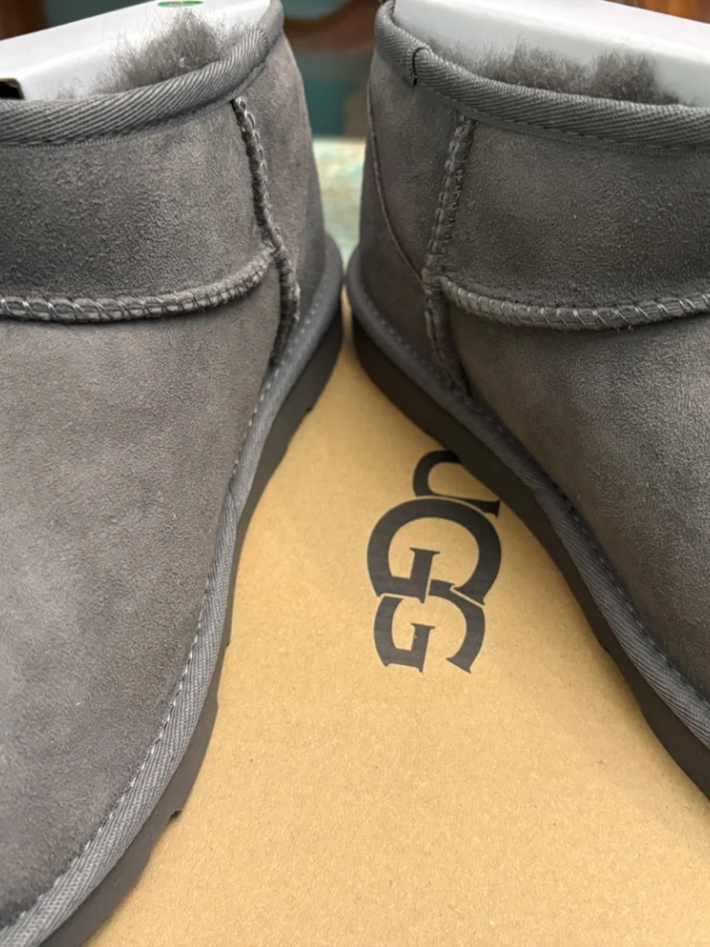 Ugg boots kids size 6